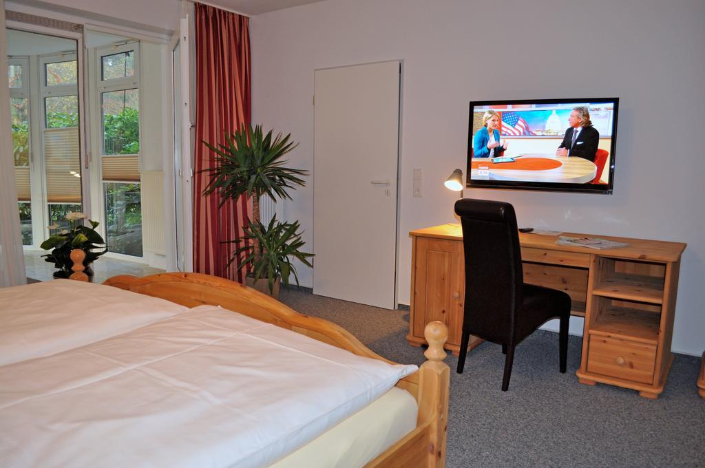Hellmanns Hotel Bremers Bauerndiele Wiefelstede Pokoj fotografie